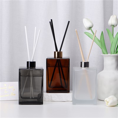 Botol Penyebar Buluh Kaca Amber