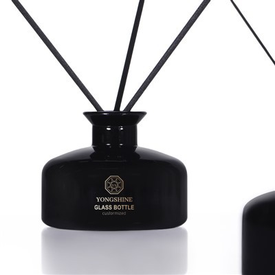 Botol dan buluh yang kosong